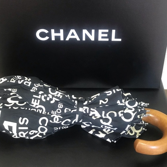 CHANEL, Accessories, Chanel By The Sea Cambon Rue No 5 Umbrella Coco Cc  Rare Vintage Limited Edition